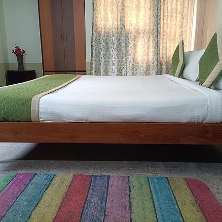 Riverview Guest House Guwahati Luaran gambar