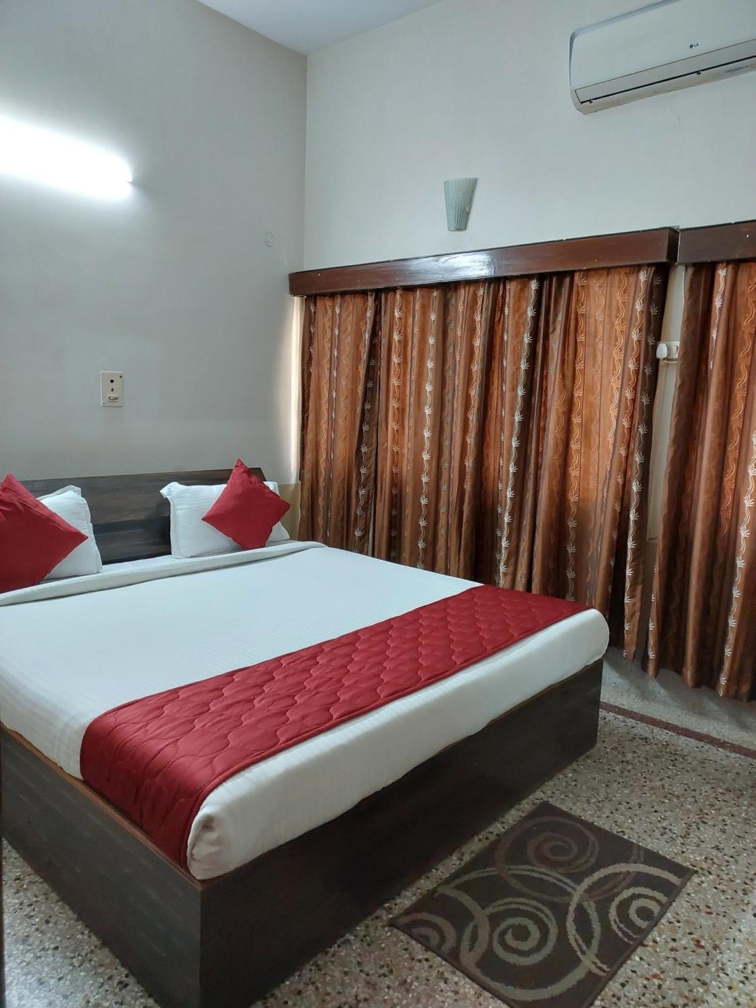 Riverview Guest House Guwahati Luaran gambar