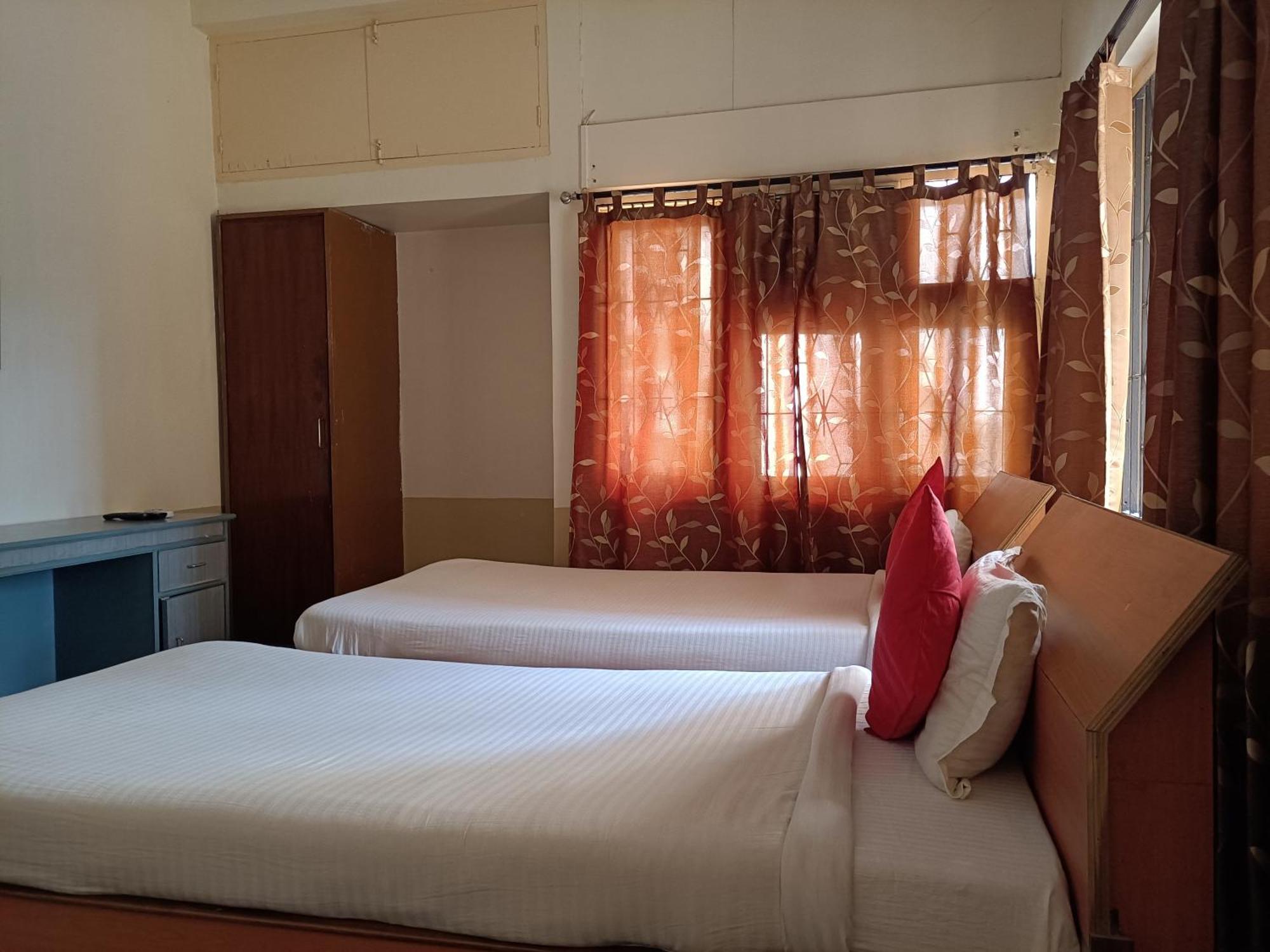 Riverview Guest House Guwahati Luaran gambar